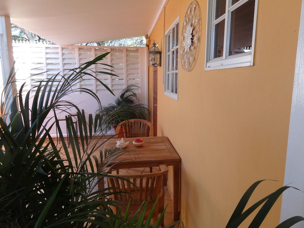 Brisas Studio Apartments (Adults Only) Palm Beach Room photo